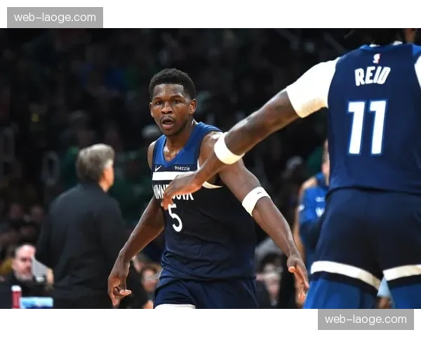 爱德华兹场均29.7分崛起 森林狼因其得分能力攀升